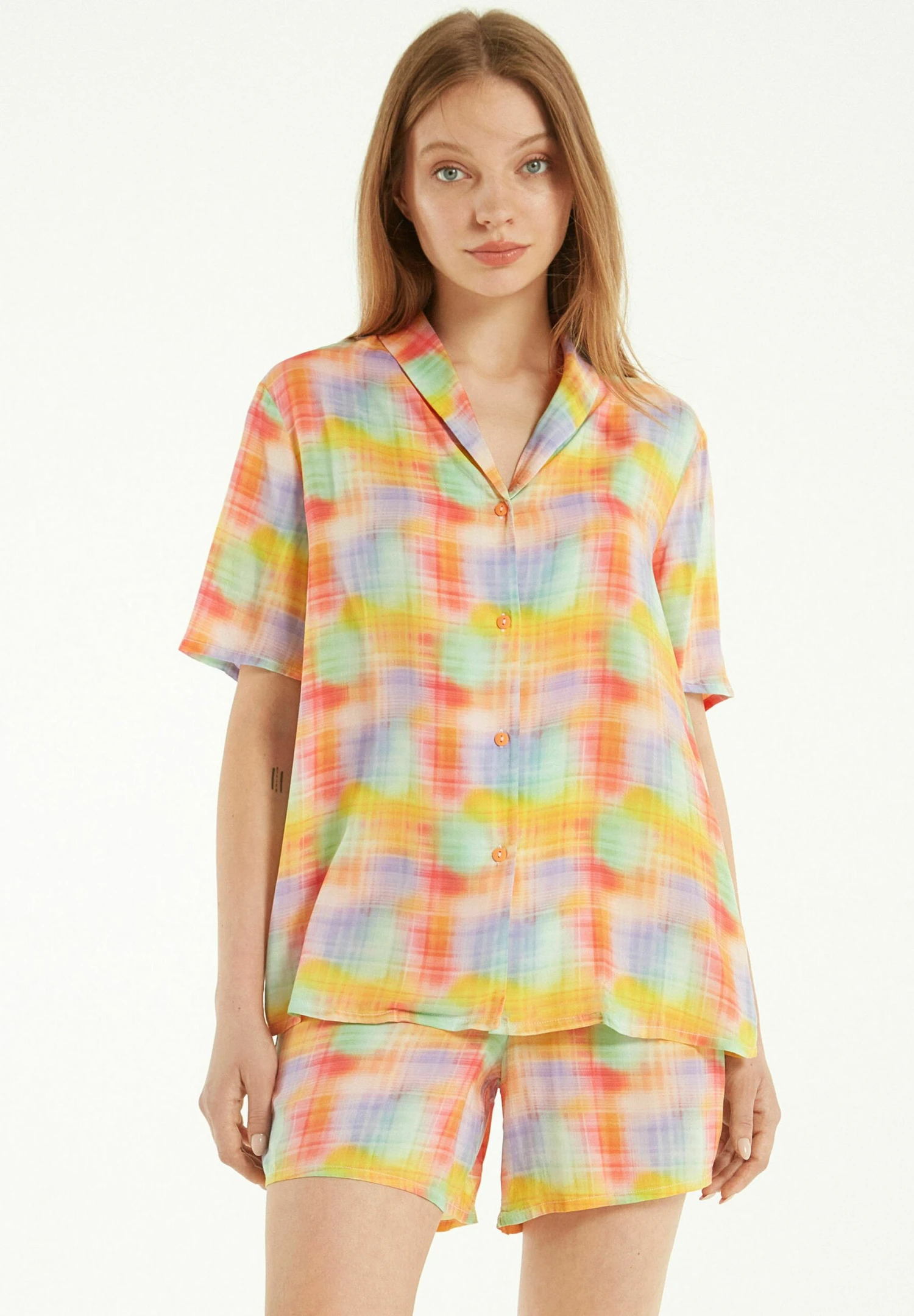 Aus Mit Halblangen Ärmeln Und Knopflei Set - Pyjama - Multifarben Stampa Shaded Check 2 Aus Mit Halblangen Ärmeln Und Knopflei Set - Pyjama - Multifarben Stampa Shaded Check – Image 2