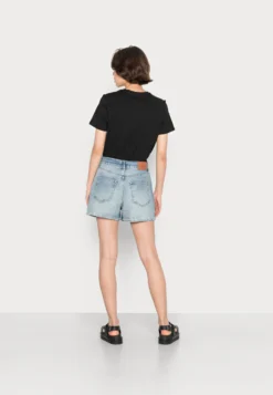 BDG Urban Outfitters Mom - Short En Jean - Vintage Blue -Vêtements Pour Femmes Magasin 47b1ccdf2d1148f1a65b18a02cdd8417 scaled