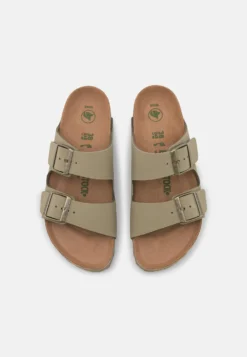 Birkenstock Arizona Earthy Vegan - Chaussons - Khaki 11 Birkenstock Arizona Earthy Vegan - Chaussons - Khaki -Vêtements Pour Femmes Magasin 47baa970be1d44ff810277546235a56d scaled