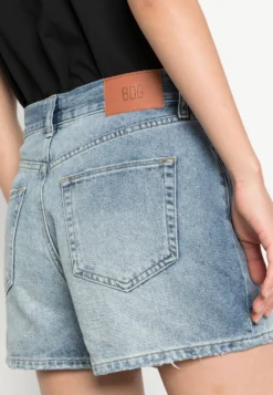 BDG Urban Outfitters Mom - Short En Jean - Vintage Blue -Vêtements Pour Femmes Magasin 8672464cb3974a2d822b08498c736ac4 scaled