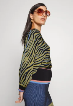 DIANE VON FURSTENBERG Pullover - Khaki 9 DIANE VON FURSTENBERG Pullover - Khaki -Vêtements Pour Femmes Magasin c71f4c58ce004c249618053a973003e1 scaled