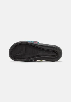 Nike Sportswear Victori One Slide - Mules - Black/White 8 Nike Sportswear Victori One Slide - Mules - Black/White -Vêtements Pour Femmes Magasin d534a839c6ea4672b43e1321820dccdc scaled